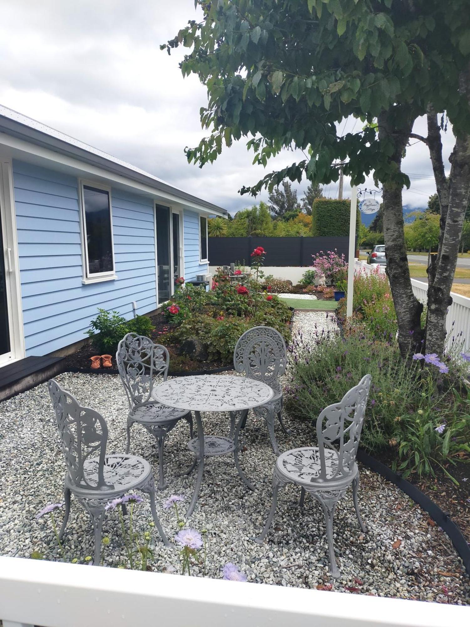 The Mayflower Cottage Te Anau Exterior photo